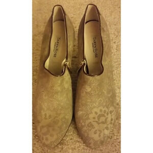 Taryn Rose Beige w/Brown Patten Leather Ankle Boots NWOB SIZE 41.5 ~ 10.5 US